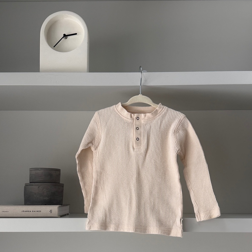 Bonds Long-Sleeve Waffle Henley Top in Light Cream